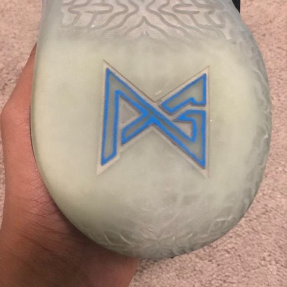 Nike PG1 PlayStation colourway - Picture 4 of 4